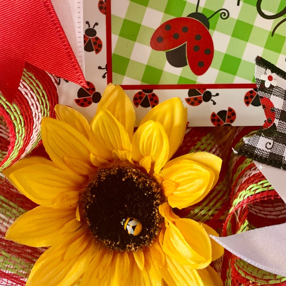 Deco mesh ladybug and sunflower wreath, Home Sweet Home wreath, all occasion - Picture 8 of 9
